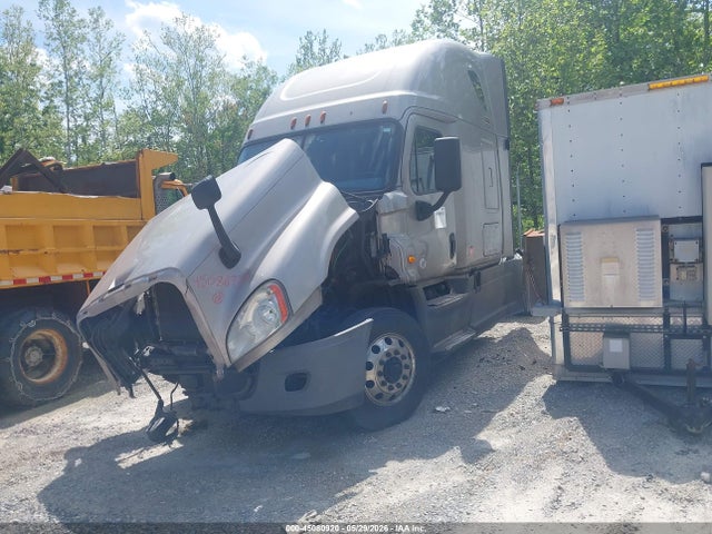 45080920 :رقم المزاد ، 3AKJGLDR7JSHF3577 vin ، 2018 Freightliner Cascadia 125 مزاد بيع