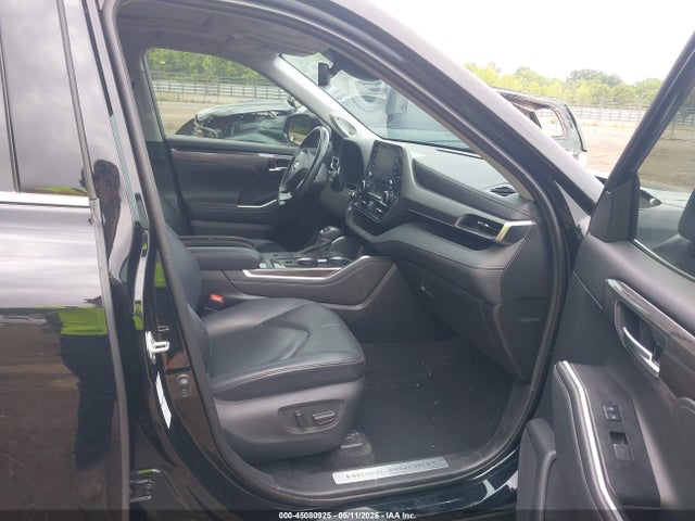 Продажа на аукционе авто 2021 Toyota Highlander Hybrid Limited, vin: 5TDXBRCH2MS063439, номер лота: 45080925