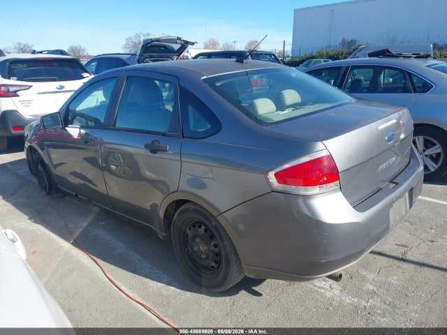 45081020 :رقم المزاد ، 1FAHP3ENXBW176659 vin ، 2011 Ford Focus S مزاد بيع