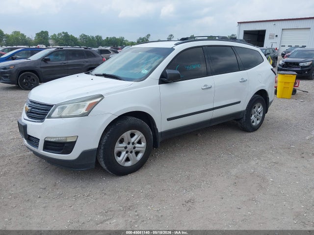 Chevrolet Traverse Ls 2017 1GNKRFEDXHJ169419 Image 2