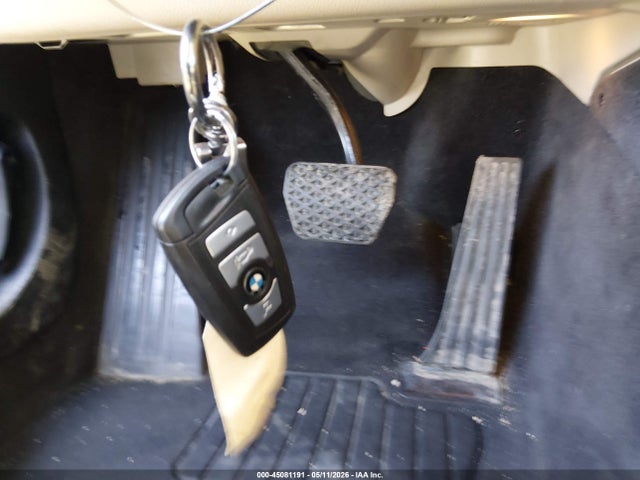 45081191 :رقم المزاد ، WBAFR1C59BC741372 vin ، 2011 Bmw 528i مزاد بيع