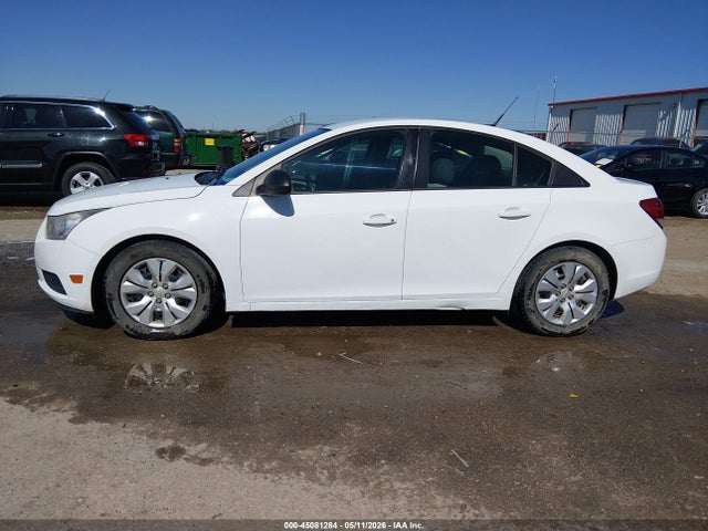 1G1PA5SG8E7302159 Chevrolet Cruze Ls Auto