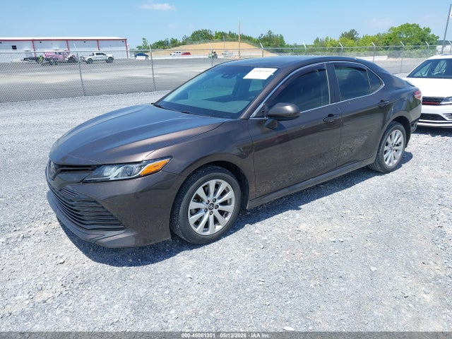 Продажа на аукционе авто 2018 Toyota Camry Le, vin: 4T1B11HK2JU507893, номер лота: 45081301