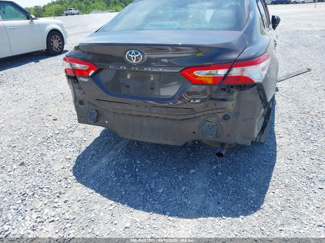Продажа на аукционе авто 2018 Toyota Camry Le, vin: 4T1B11HK2JU507893, номер лота: 45081301