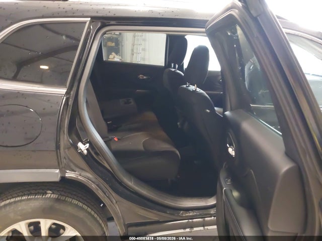 1C4PJLCB2KD154022 Jeep Cherokee Latitude Fwd