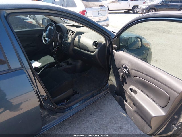 2015 Nissan Versa 1.6 S მანქანა იყიდება აუქციონზე, vin: 3N1CN7AP2FL803359, აუქციონის ნომერი: 45081437