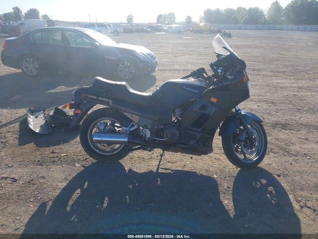 45081598 :رقم المزاد ، JKAZGCA16WB511117 vin ، 1998 Kawasaki Zg1000 مزاد بيع