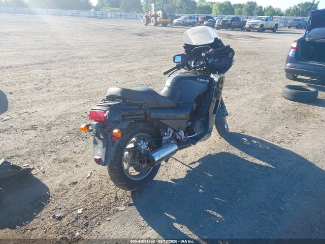 45081598 :رقم المزاد ، JKAZGCA16WB511117 vin ، 1998 Kawasaki Zg1000 مزاد بيع