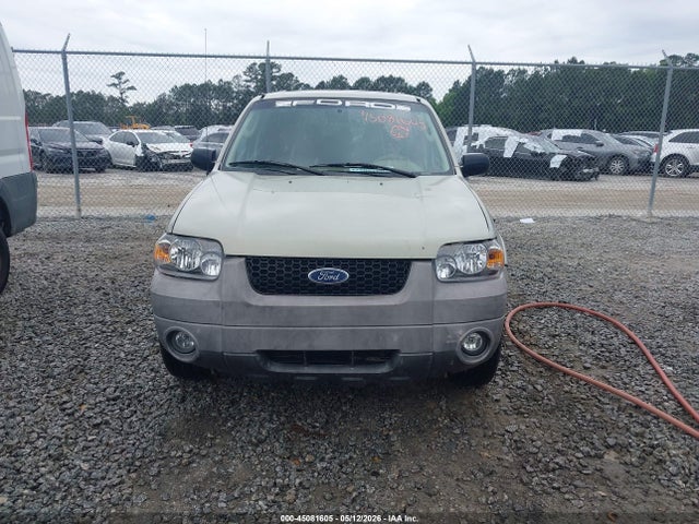 45081605 :رقم المزاد ، 1FMCU04165KD52284 vin ، 2005 Ford Escape Limited مزاد بيع
