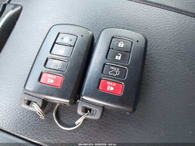 45081676 :رقم المزاد ، 5TDKZRFH1HS232325 vin ، 2017 Toyota Highlander Xle مزاد بيع