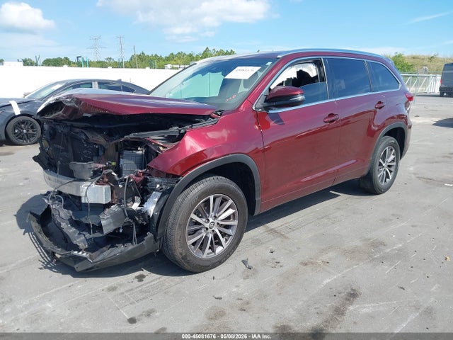 45081676 :رقم المزاد ، 5TDKZRFH1HS232325 vin ، 2017 Toyota Highlander Xle مزاد بيع