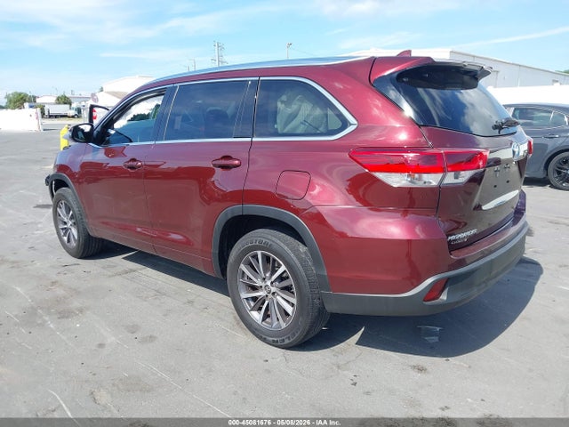 45081676 :رقم المزاد ، 5TDKZRFH1HS232325 vin ، 2017 Toyota Highlander Xle مزاد بيع