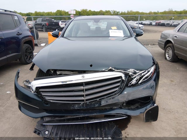 2017 Mercedes-benz E 300 4matic მანქანა იყიდება აუქციონზე, vin: WDDZF4KB0HA273303, აუქციონის ნომერი: 45081756