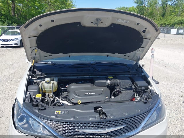 Продаж на аукціоні авто 2017 Chrysler Pacifica Touring-l Plus, vin: 2C4RC1EG2HR839482, номер лоту: 45081770