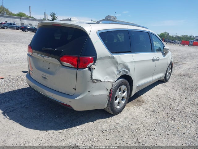 Продаж на аукціоні авто 2017 Chrysler Pacifica Touring-l Plus, vin: 2C4RC1EG2HR839482, номер лоту: 45081770