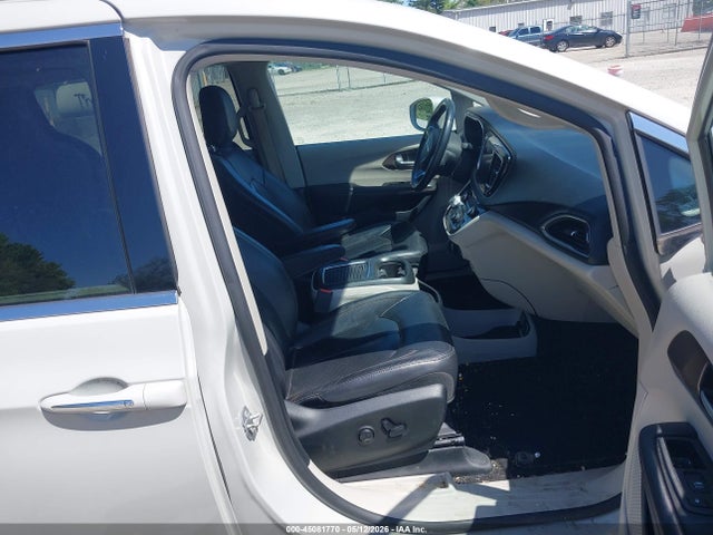 Продаж на аукціоні авто 2017 Chrysler Pacifica Touring-l Plus, vin: 2C4RC1EG2HR839482, номер лоту: 45081770