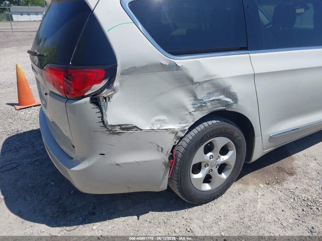 Продаж на аукціоні авто 2017 Chrysler Pacifica Touring-l Plus, vin: 2C4RC1EG2HR839482, номер лоту: 45081770