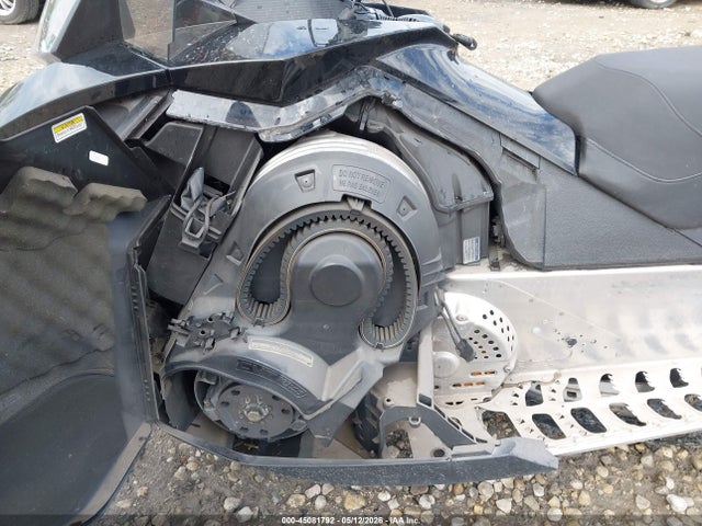 Ski-Doo Renagade 600 2016 2BPSUHGA4GV000388 Image 10