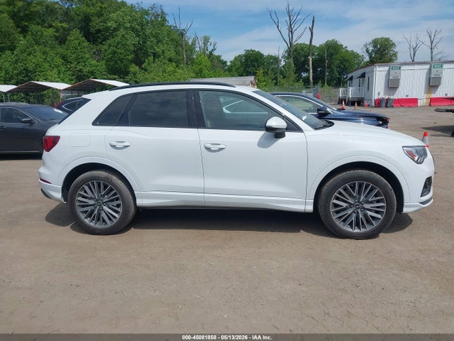 45081858 :رقم المزاد ، WA1AUCF31R1101402 vin ، 2024 Audi Q3 Premium 40 Tfsi Quattro Tiptronic مزاد بيع