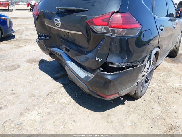 45081886 :رقم المزاد ، JN8AT2MT7HW400081 vin ، 2017 Nissan Rogue Sv مزاد بيع