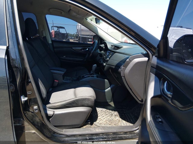 45081886 :رقم المزاد ، JN8AT2MT7HW400081 vin ، 2017 Nissan Rogue Sv مزاد بيع