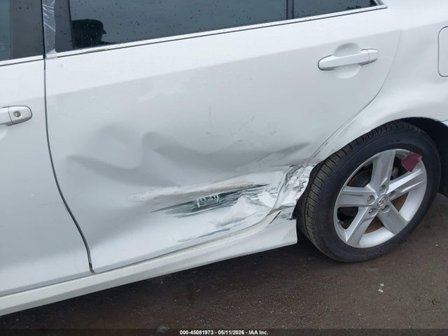 2013 Toyota Camry Se მანქანა იყიდება აუქციონზე, vin: 4T1BF1FK7DU292097, აუქციონის ნომერი: 45081973