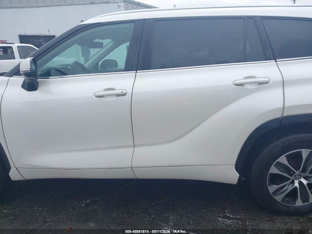 Продажа на аукционе авто 2021 Toyota Highlander Xle, vin: 5TDGZRAH8MS046613, номер лота: 45081974