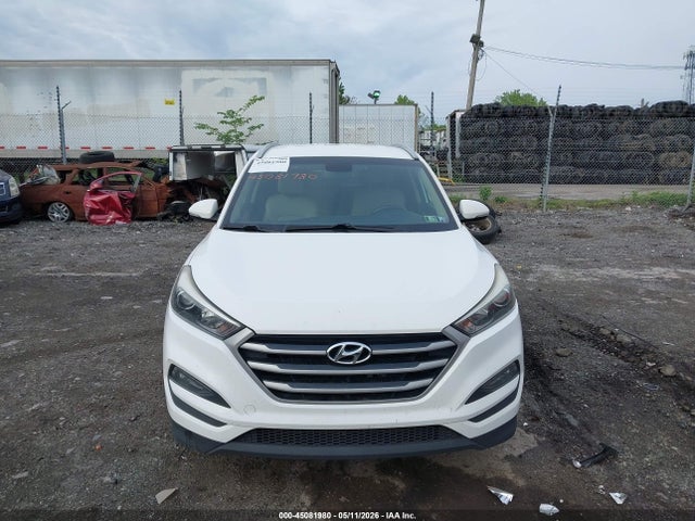 KM8J3CA49JU774767 Hyundai Tucson Sel Plus