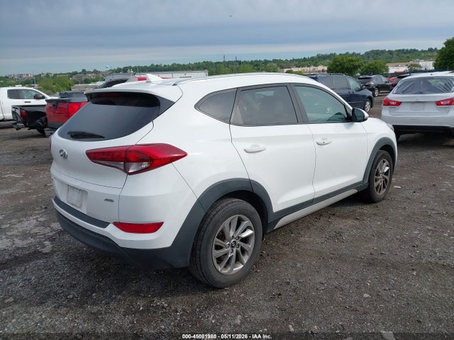 KM8J3CA49JU774767 Hyundai Tucson Sel Plus