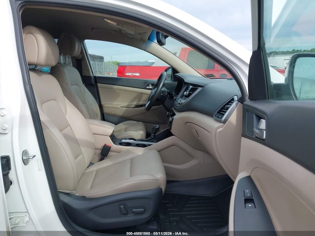 KM8J3CA49JU774767 Hyundai Tucson Sel Plus