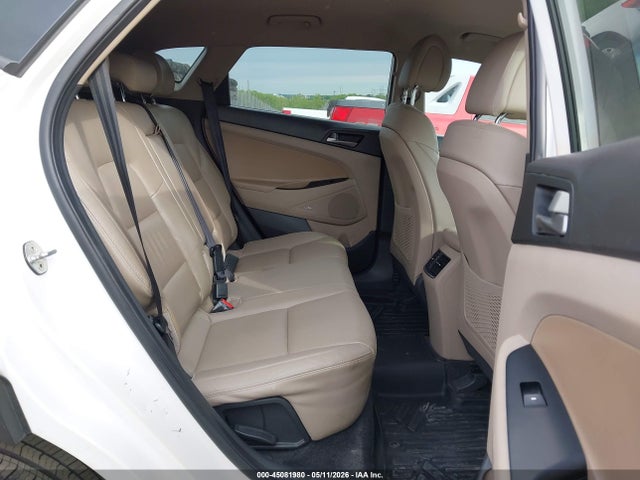 KM8J3CA49JU774767 Hyundai Tucson Sel Plus