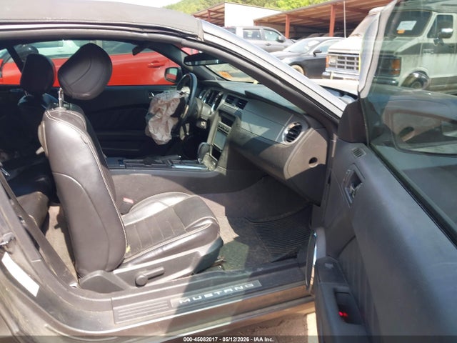Продажа на аукционе авто 2013 Ford Mustang V6 Premium, vin: 1ZVBP8EM5D5239578, номер лота: 45082017