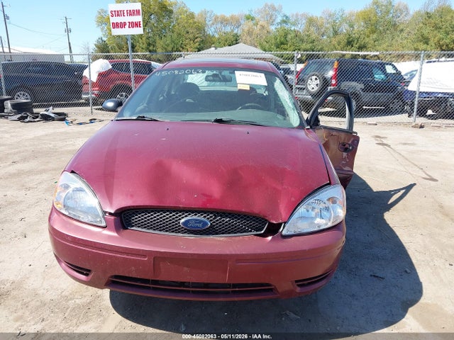 45082063 :رقم المزاد ، 1FAFP53225A208100 vin ، 2005 Ford Taurus Se مزاد بيع