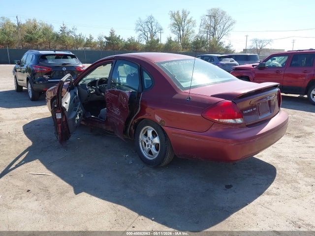 45082063 :رقم المزاد ، 1FAFP53225A208100 vin ، 2005 Ford Taurus Se مزاد بيع