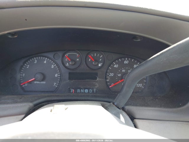 45082063 :رقم المزاد ، 1FAFP53225A208100 vin ، 2005 Ford Taurus Se مزاد بيع
