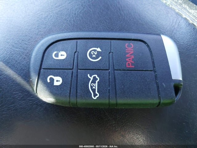 Продажа на аукционе авто 2015 Chrysler 200 C, vin: 1C3CCCCB4FN577276, номер лота: 45082080