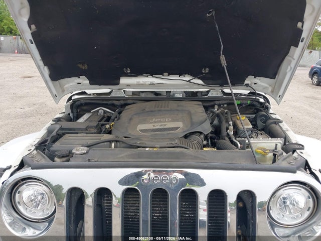 45082100 :رقم المزاد ، 1C4BJWEG3HL664737 vin ، 2017 Jeep Wrangler Unlimited Sahara 4x4 مزاد بيع