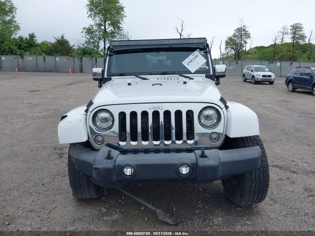 45082100 :رقم المزاد ، 1C4BJWEG3HL664737 vin ، 2017 Jeep Wrangler Unlimited Sahara 4x4 مزاد بيع