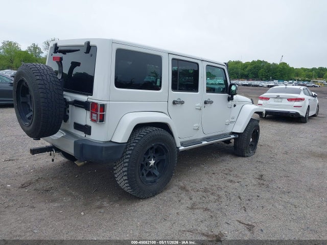 45082100 :رقم المزاد ، 1C4BJWEG3HL664737 vin ، 2017 Jeep Wrangler Unlimited Sahara 4x4 مزاد بيع
