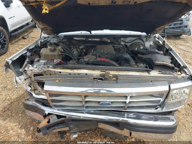 45082114 :رقم المزاد ، 1FTJW35F8TEB28608 vin ، 1996 Ford F350 مزاد بيع