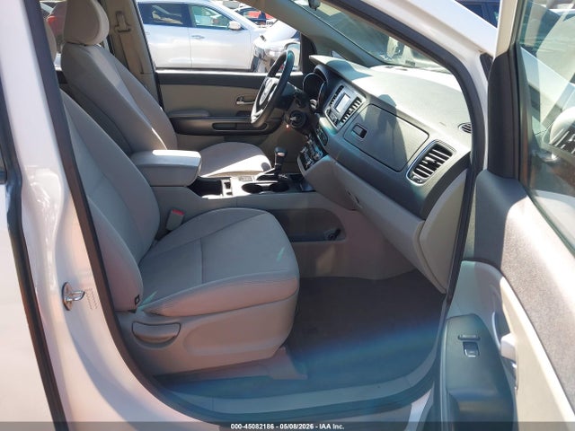 2018 Kia Sedona Lx მანქანა იყიდება აუქციონზე, vin: KNDMB5C18J6381981, აუქციონის ნომერი: 45082186
