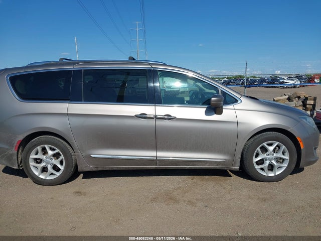 Продаж на аукціоні авто 2018 Chrysler Pacifica Touring L, vin: 2C4RC1BG4JR219050, номер лоту: 45082248