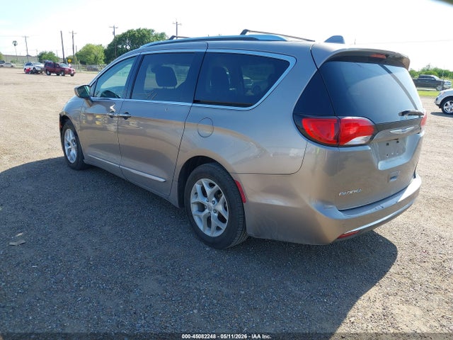 Продаж на аукціоні авто 2018 Chrysler Pacifica Touring L, vin: 2C4RC1BG4JR219050, номер лоту: 45082248