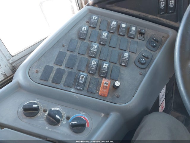 Ic Corporation 3000 Ce 2014 4DRBUAAN1EB797542 Image 17