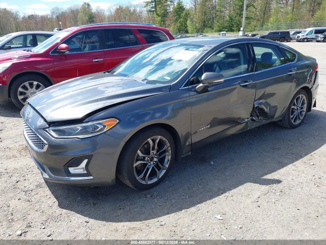 3FA6P0RU8KR140754 Ford Fusion Hybrid Titanium