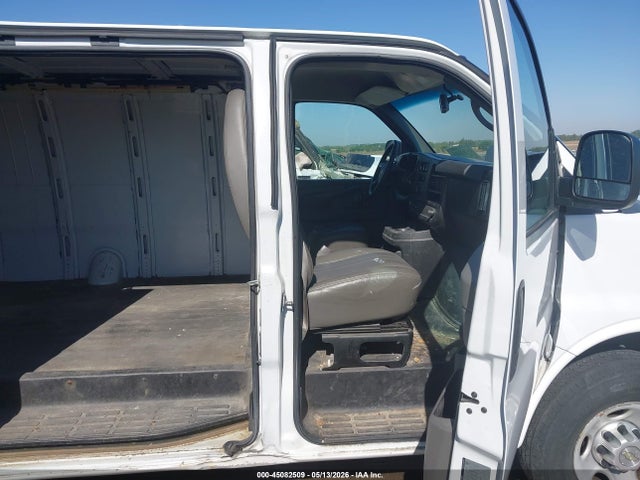 Chevrolet Express 3500 Work Van 2014 1GCZGUCG5E1157060 Image 5