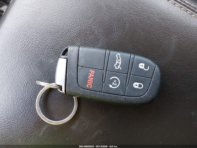 2015 Chrysler 200 C მანქანა იყიდება აუქციონზე, vin: 1C3CCCEG7FN530218, აუქციონის ნომერი: 45082635