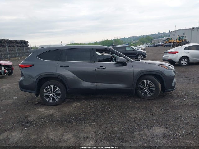 Продаж на аукціоні авто 2022 Toyota Highlander Xle, vin: 5TDGZRBH3NS184804, номер лоту: 45082639