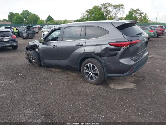 Продаж на аукціоні авто 2022 Toyota Highlander Xle, vin: 5TDGZRBH3NS184804, номер лоту: 45082639