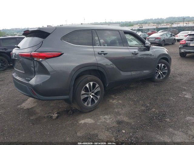 Продаж на аукціоні авто 2022 Toyota Highlander Xle, vin: 5TDGZRBH3NS184804, номер лоту: 45082639